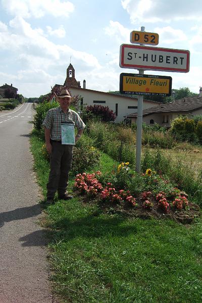 3-5-11 Saint-Hubert.JPG - Mit Karte kann man sich - eigentlich - nicht verlaufen